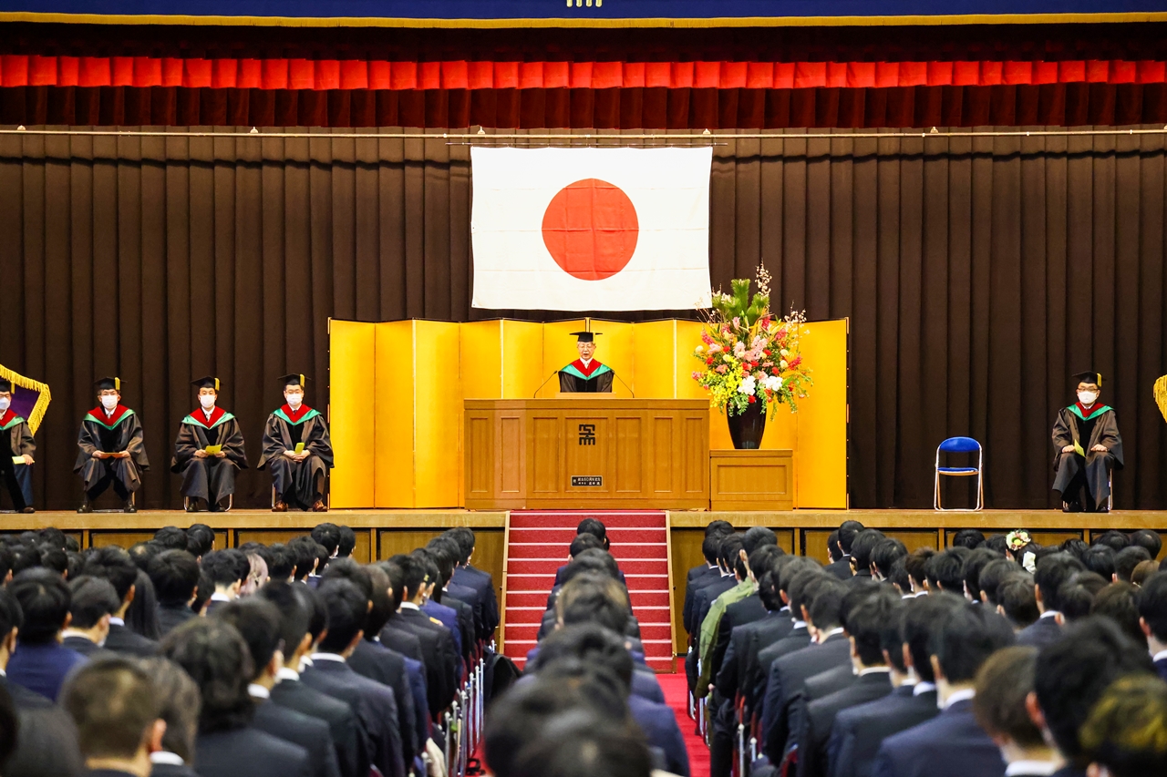President Inoue delivering words of encouragement