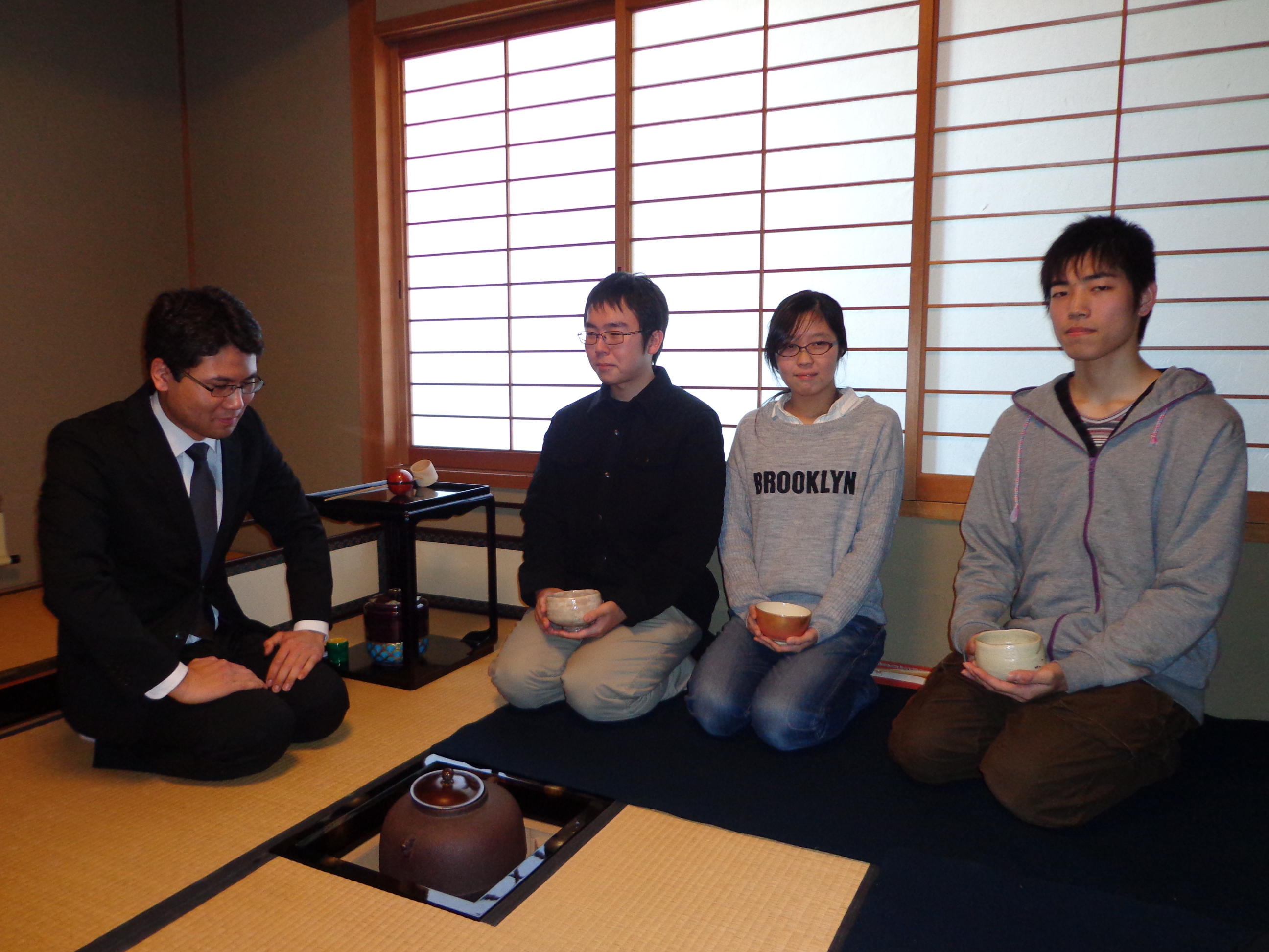 茶道部が新年はじめてのお茶会「初釜」を催しました。