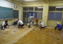 床塗装面の剥離と研磨
