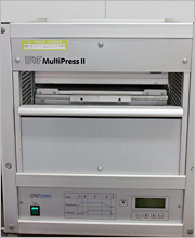 多層基板プレス機