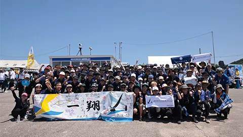 大会会場に集まった人力飛行機プロジェクトメンバー