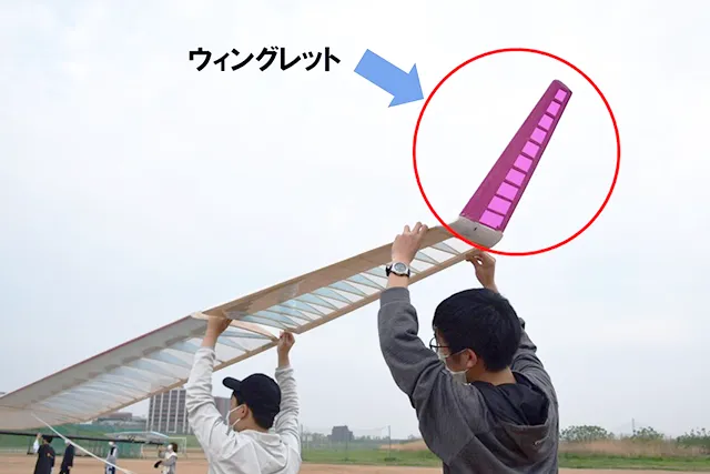 翼端にウィングレットを備えた人力飛行機