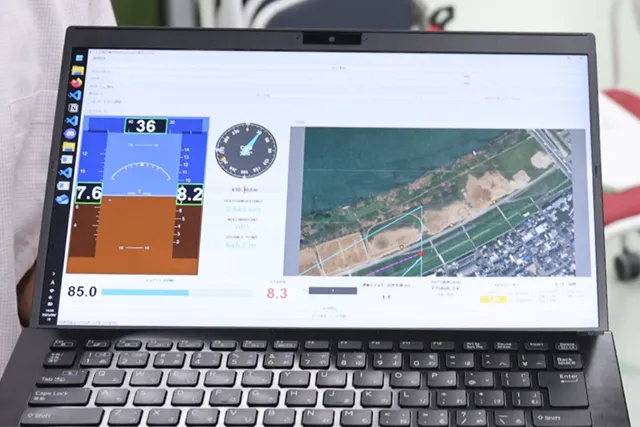 飛行データを表示するテレメトリシステムの画面