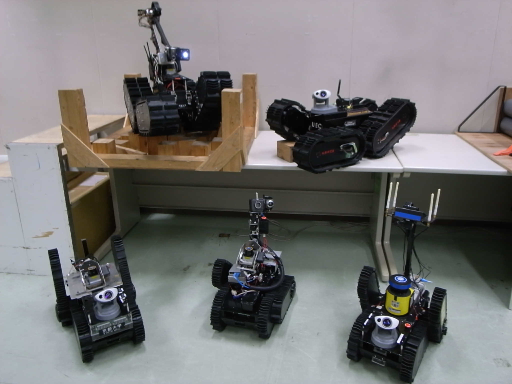 matsunolab_rescuerobots.JPG matsunolab_rescuerobots.JPG
